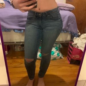 GAP curvy skinny distressed blue jeans